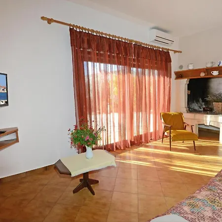 Apartment With Pool Near Kanegra