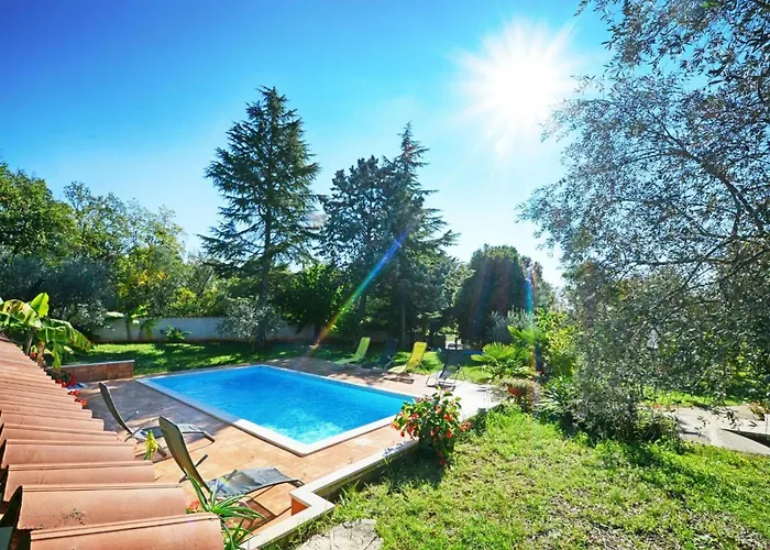 Apartment With Pool Near Kanegra